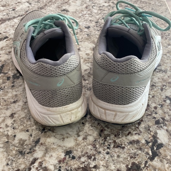 ASICS - Picture 3 of 4